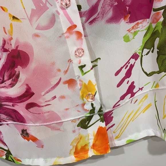 Sea Suns Floral Blouse - Picture 5 of 11